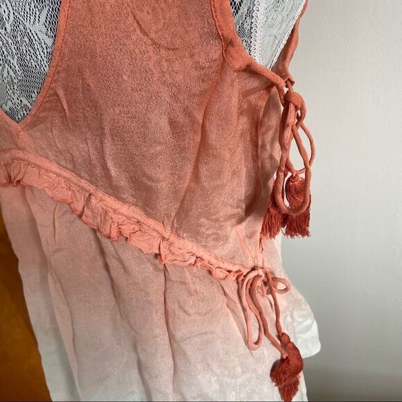 En Crème Ombré V-Neck ruffle trim tank top - NWT - Picture 6 of 8